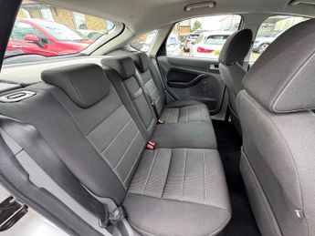 Ford Focus 1.6 Sport Hatchback 5dr Petrol Auto (184 g/km, 99 bhp)