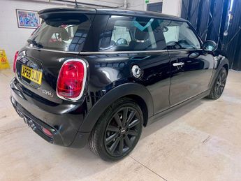 Mini Hatch 2.0 Cooper S Classic Hatchback 3dr Petrol Steptronic Euro 6 (s/s
