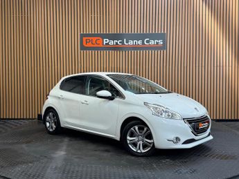 Peugeot 208 1.2 VTi Allure Hatchback 5dr - ONLY 20 POUNDS ROAD TAX -