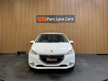 Peugeot 208 1.2 VTi Allure Hatchback 5dr - ONLY 20 POUNDS ROAD TAX -