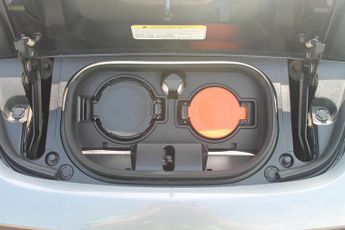 Nissan LEAF 40kWh Tekna Hatchback 5dr Electric Auto (150 ps)