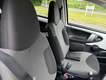 Toyota Aygo 1.0 VVT-i Move Hatchback 5dr Petrol Manual Euro 5 (68 ps)