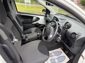 Toyota Aygo 1.0 VVT-i Move Hatchback 5dr Petrol Manual Euro 5 (68 ps)