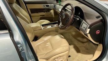 Jaguar XF 3.0d V6 Premium Luxury Saloon 4dr Diesel Auto Euro 5 (s/s) (240 