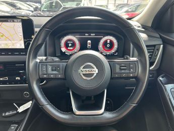 Nissan Qashqai 1.3 DIG-T MHEV N-Connecta SUV Petrol Hybrid XTRON Euro 6 (s/s) (