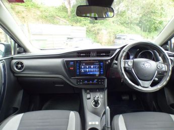 Toyota Auris 1.8 VVT-h Design CVT Euro 6 (s/s) 5dr (Safety Sense)