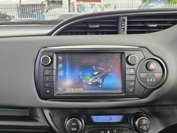 Toyota Yaris 1.5 VVT-h Icon Hatchback 5dr Petrol Hybrid E-CVT Euro 6 (101 ps)
