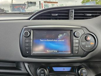 Toyota Yaris 1.5 VVT-h Icon Hatchback 5dr Petrol Hybrid E-CVT Euro 6 (101 ps)