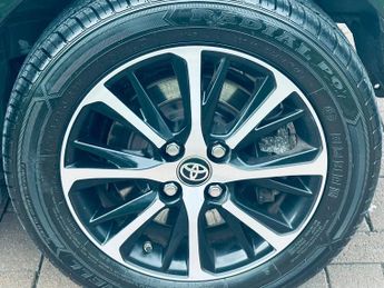 Toyota Yaris 1.5 VVT-h Icon Tech Hatchback 5dr Petrol Hybrid E-CVT Euro 6 (s/