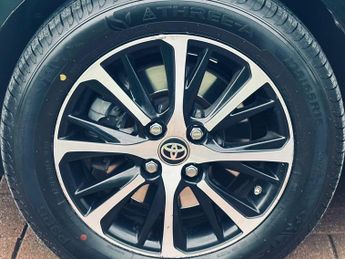 Toyota Yaris 1.5 VVT-h Icon Tech Hatchback 5dr Petrol Hybrid E-CVT Euro 6 (s/