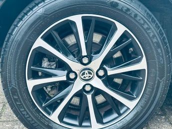 Toyota Yaris 1.5 VVT-h Icon Tech Hatchback 5dr Petrol Hybrid E-CVT Euro 6 (s/