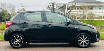 Toyota Yaris 1.5 VVT-h Icon Tech Hatchback 5dr Petrol Hybrid E-CVT Euro 6 (s/