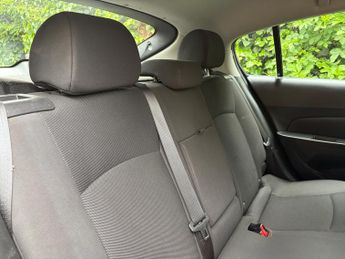 Chevrolet Cruze 1.6 LT Hatchback 5dr Petrol Auto Euro 5 (124 ps)