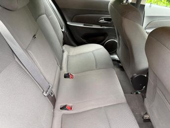 Chevrolet Cruze 1.6 LT Hatchback 5dr Petrol Auto Euro 5 (124 ps)