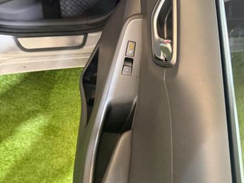 Hyundai Ioniq 1.6 h-GDi Premium SE Hatchback 5dr Petrol Hybrid DCT Euro 6 (s/s