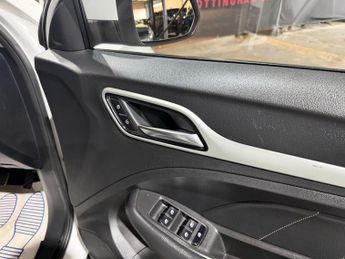 MG ZS 1.0 T-GDI Exclusive SUV 5dr Petrol Auto Euro 6 (111 ps)