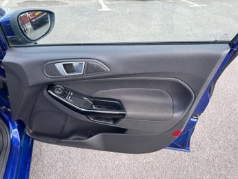 Ford Fiesta 1.0T EcoBoost Zetec Hatchback 5dr Petrol Powershift Euro 6 (100 