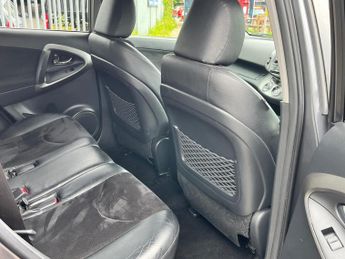 Toyota RAV4 2.2 D-CAT XT-R SUV 5dr Diesel Auto 4WD Euro 5 (150 ps)