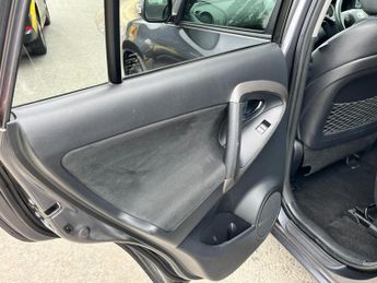 Toyota RAV4 2.2 D-CAT XT-R SUV 5dr Diesel Auto 4WD Euro 5 (150 ps)