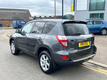 Toyota RAV4 2.2 D-CAT XT-R SUV 5dr Diesel Auto 4WD Euro 5 (150 ps)