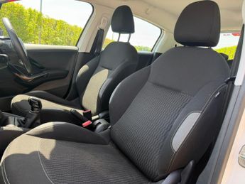 Peugeot 208 1.2 PureTech Active Hatchback 5dr Petrol Manual Euro 6 (82 ps)
