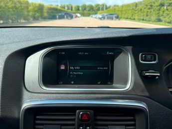 Volvo V40 1.5 T3 R-Design Nav Plus Hatchback 5dr Petrol Auto Euro 6 (s/s) 