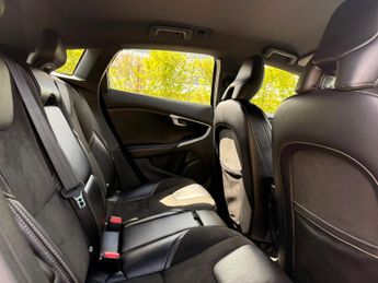 Volvo V40 1.5 T3 R-Design Nav Plus Hatchback 5dr Petrol Auto Euro 6 (s/s) 