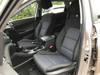 Hyundai Tucson 1.7 CRDi Blue Drive SE Nav SUV 5dr Diesel DCT Euro 6 (s/s) (141 