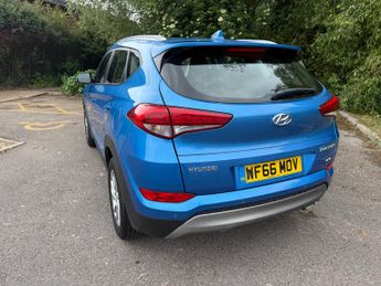 Hyundai Tucson 2.0 CRDi SE Nav SUV 5dr Diesel Auto 4WD Euro 6 (136 ps)