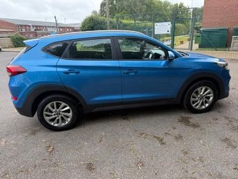 Hyundai Tucson 2.0 CRDi SE Nav SUV 5dr Diesel Auto 4WD Euro 6 (136 ps)