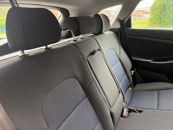 Hyundai Tucson 2.0 CRDi SE Nav SUV 5dr Diesel Auto 4WD Euro 6 (136 ps)
