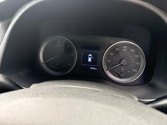 Hyundai Tucson 2.0 CRDi SE Nav SUV 5dr Diesel Auto 4WD Euro 6 (136 ps)