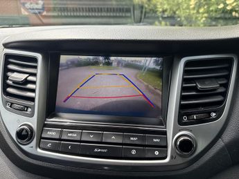 Hyundai Tucson 2.0 CRDi SE Nav SUV 5dr Diesel Auto 4WD Euro 6 (136 ps)