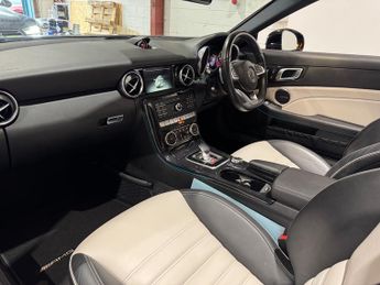 Mercedes-Benz SLC 2.0 SLC300 AMG Line Convertible 2dr Petrol G-Tronic Euro 6 (s/s)