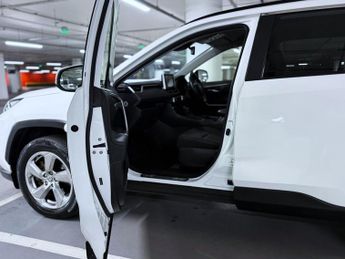 Toyota RAV4 2.5 VVT-h GPF Design SUV 5dr Petrol Hybrid CVT Euro 6 (s/s) (218