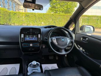 Nissan LEAF 30kWh Tekna Hatchback 5dr Electric Auto (109 bhp)
