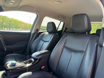Nissan LEAF 30kWh Tekna Hatchback 5dr Electric Auto (109 bhp)
