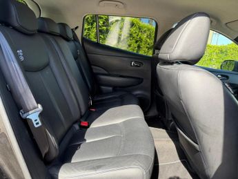 Nissan LEAF 30kWh Tekna Hatchback 5dr Electric Auto (109 bhp)