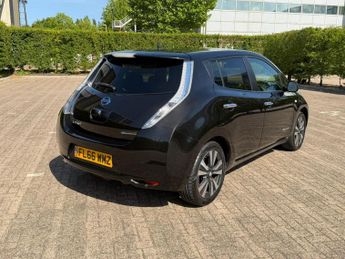 Nissan LEAF 30kWh Tekna Hatchback 5dr Electric Auto (109 bhp)