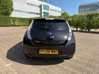 Nissan LEAF 30kWh Tekna Hatchback 5dr Electric Auto (109 bhp)