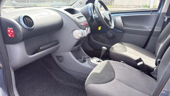 Toyota Aygo 1.0 VVT-i Blue Hatchback 5dr Petrol MultiMode Euro 4 (67 bhp)