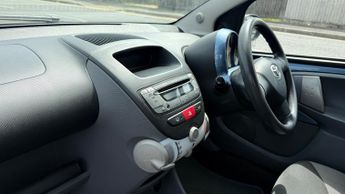 Toyota Aygo 1.0 VVT-i Blue Hatchback 5dr Petrol MultiMode Euro 4 (67 bhp)