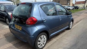 Toyota Aygo 1.0 VVT-i Blue Hatchback 5dr Petrol MultiMode Euro 4 (67 bhp)