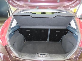 Ford Fiesta 1.4 Zetec Hatchback 5dr Petrol Automatic (154 g/km, 94 bhp)