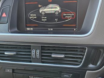 Audi Q5 2.0L TFSI QUATTRO-AUTOMATIC-ULEZ/CAZ PASS-FREE 24MONTHS GOLD WAR