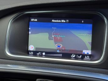 Volvo V40 1.5 T3 R-Design Nav Plus Hatchback 5dr Petrol Auto - 8 SERVICES 