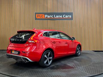 Volvo V40 1.5 T3 R-Design Nav Plus Hatchback 5dr Petrol Auto - 8 SERVICES 