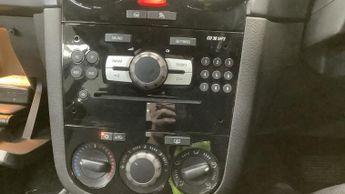 Vauxhall Corsa 1.4i 16v Design Hatchback 5dr Petrol Automatic (a/c) (158 g/km, 