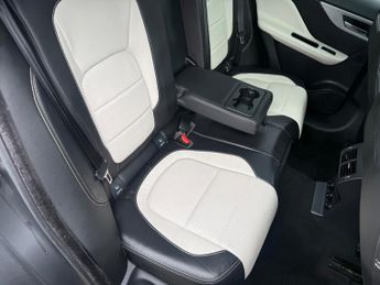Jaguar F-Pace 2.0 D180 R-Sport SUV 5dr Diesel Auto AWD Euro 6 (s/s) (180 ps)