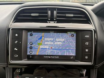 Jaguar F-Pace 2.0 D180 R-Sport SUV 5dr Diesel Auto AWD Euro 6 (s/s) (180 ps)